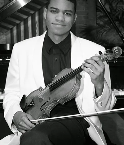 Brendon Elliott, Violin