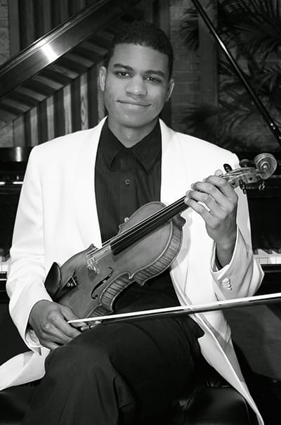 Brendon Elliott, Violin